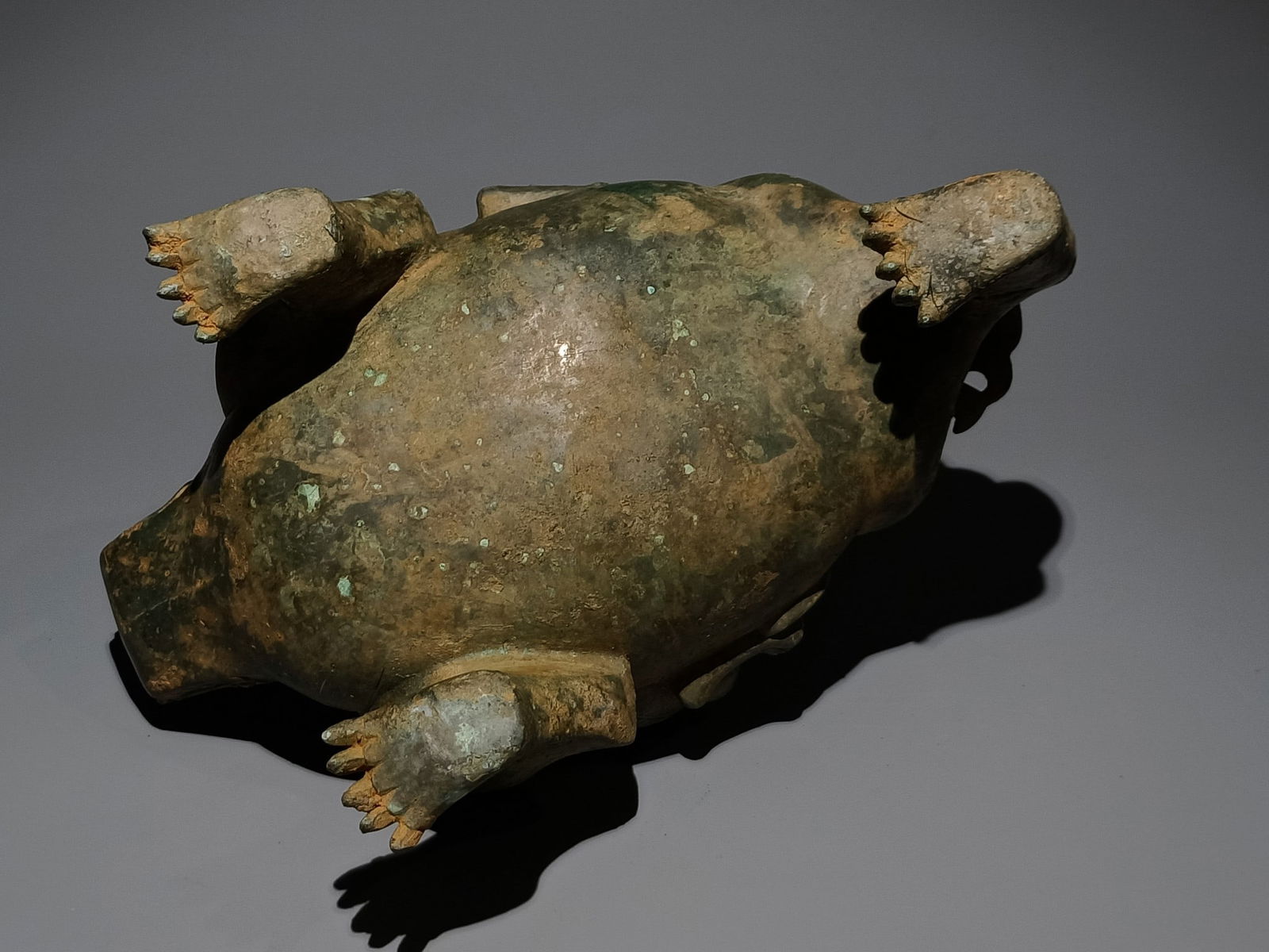 An Archaic Bronze Auspicious Beast-Shaped Palace Lantern - 9