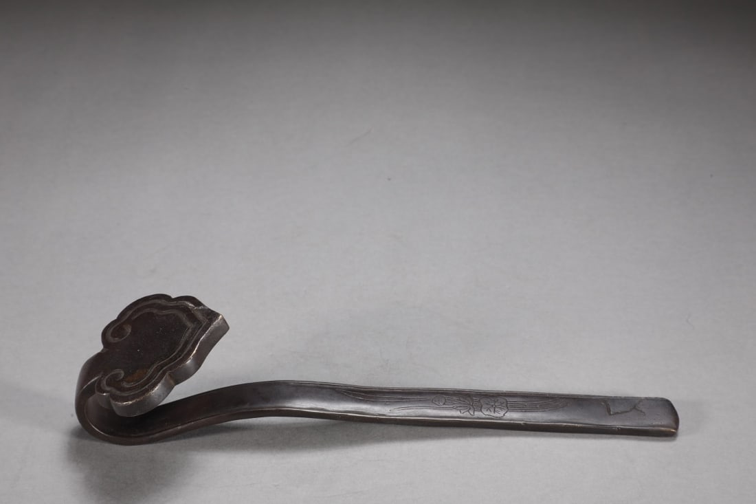 An Exquisite Bronze Lotus Pattern Ruyi,With Poem: An Exquisite Bronze Lotus Pattern Ruyi,With Poem,Ming Dynasty, China,Size:8.7inx2.4in ,Weight:250g 铜莲花纹如意,带诗文,中国明