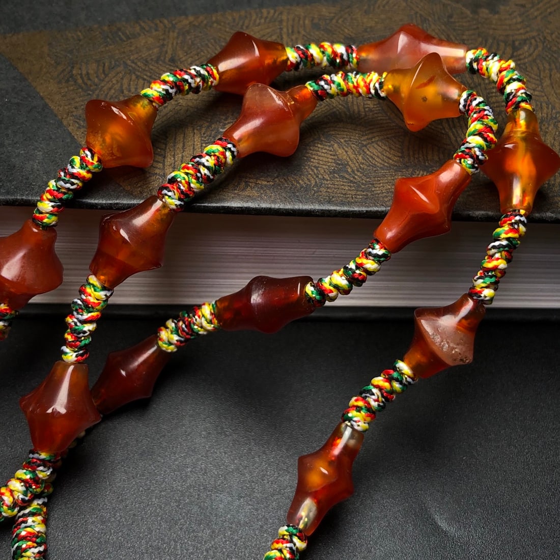 An Exquisite Agate Necklace - 7