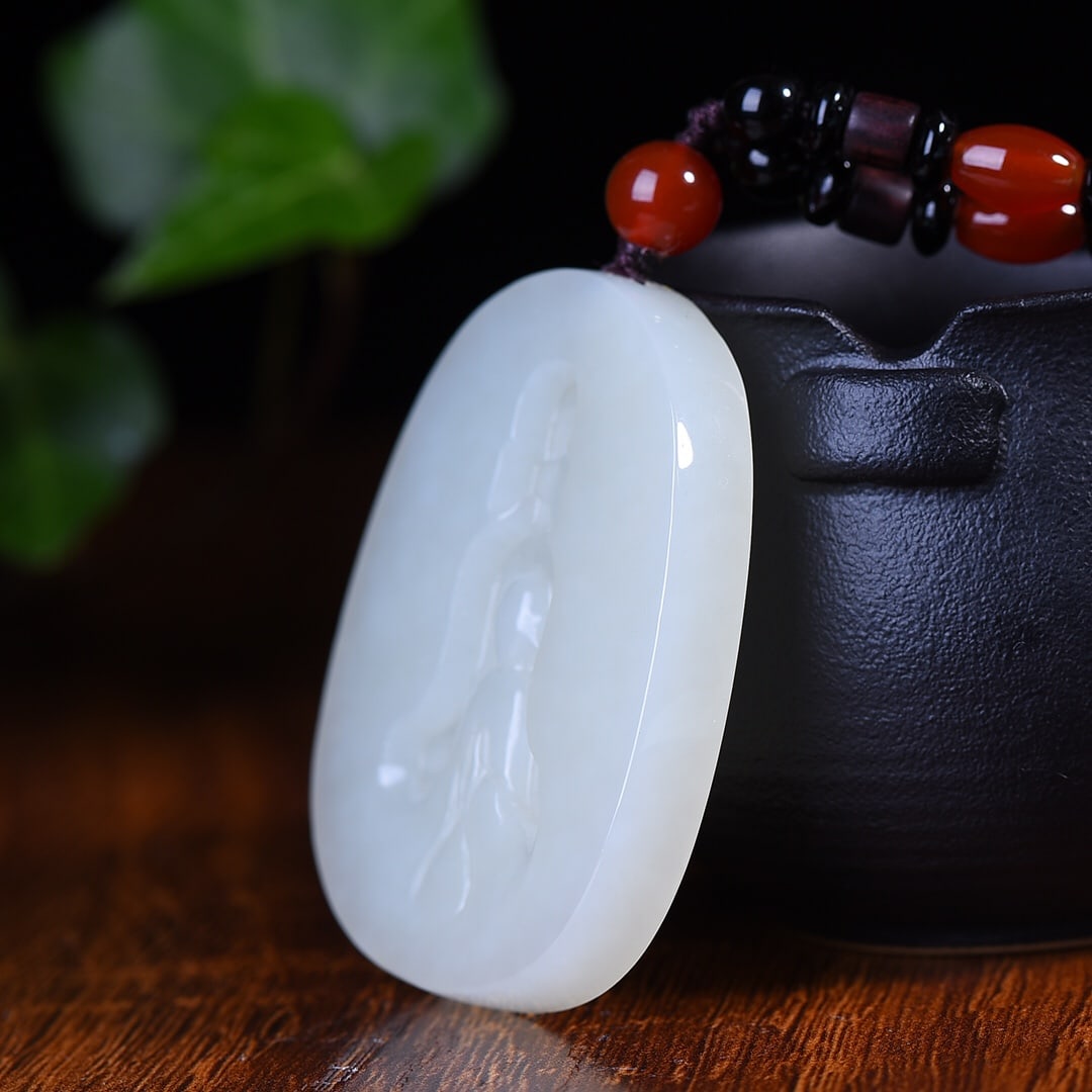 An Exquisite White Jade Buddha Pattern Pendant - 3