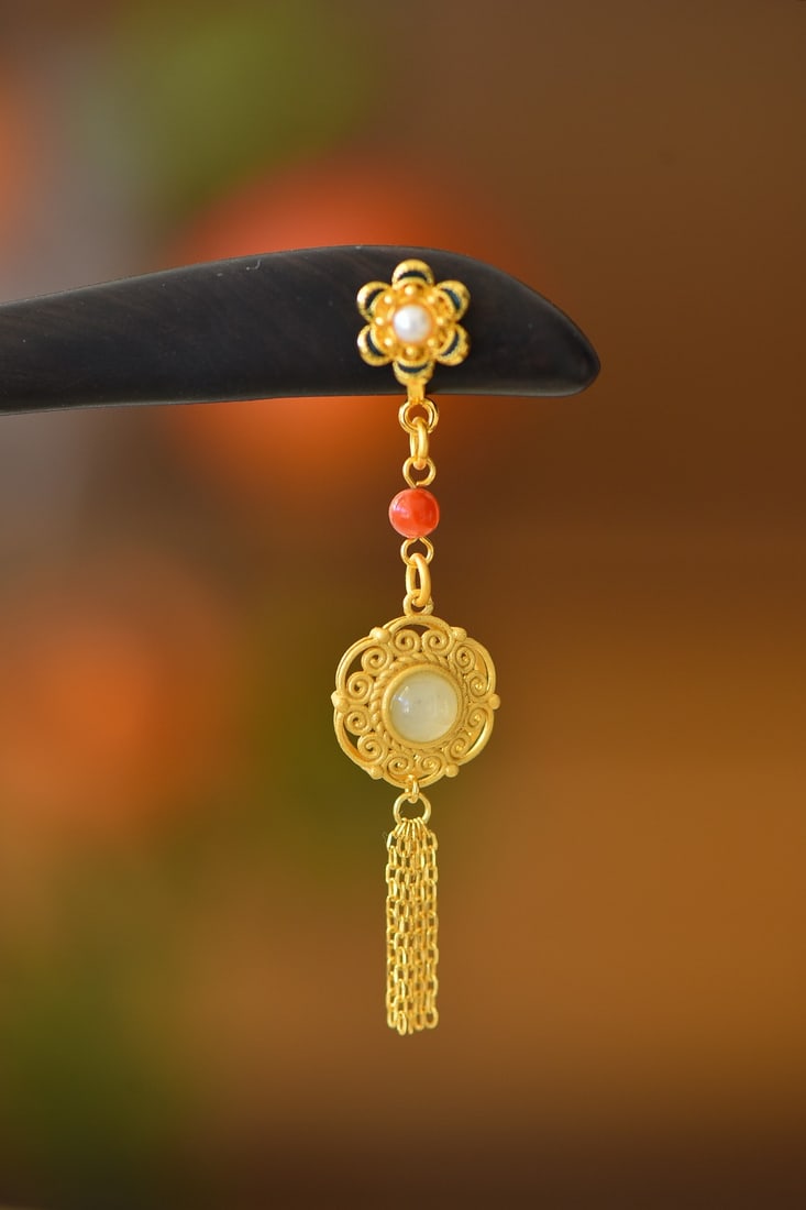 An Exquisite Sterling Silver-Gold Plated Inlaid White Jade Ebony Hairpin: An Exquisite Sterling Silver-Gold Plated Inlaid White Jade Ebony Hairpin 纯银镀金镶白玉黑檀木发簪