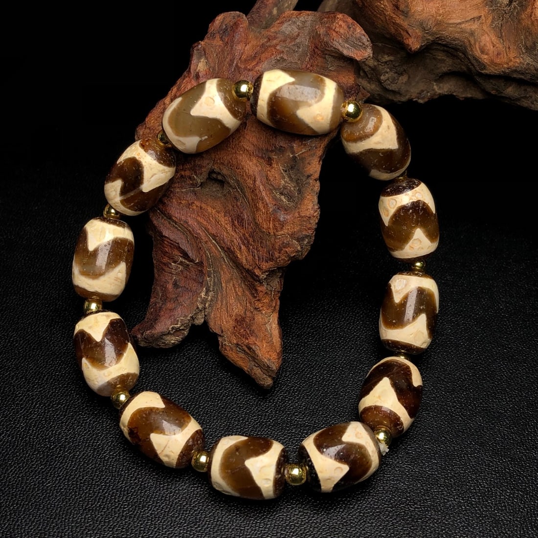 An Exquisite Dzi Bead Bracelets - 2