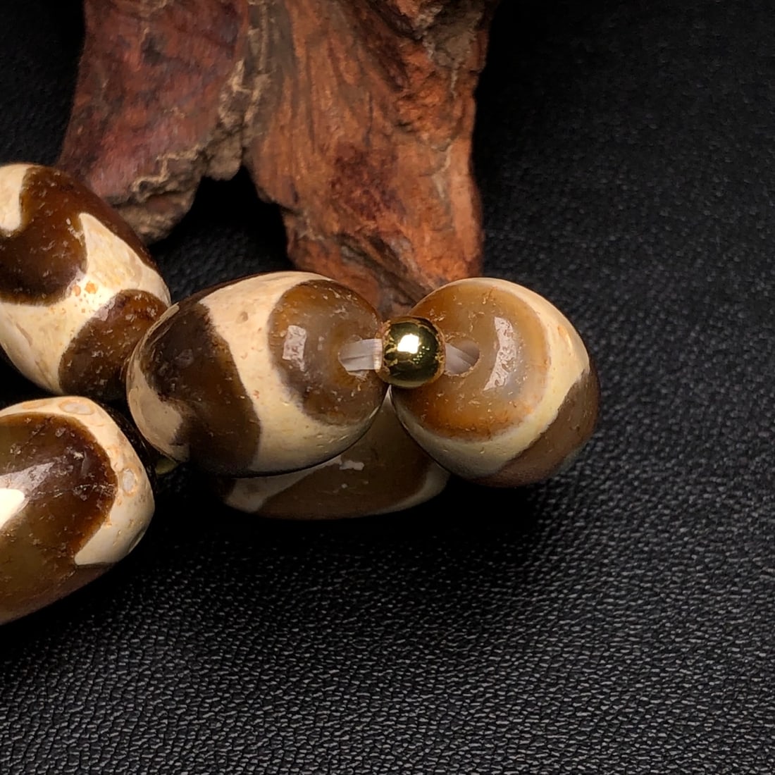 An Exquisite Dzi Bead Bracelets - 8