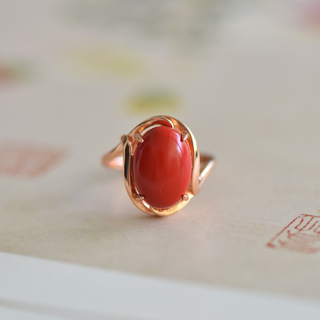 An Exquisite Sterling Silver-Gold Plated Inlaid Cinnabar Ring: An Exquisite Sterling Silver-Gold Plated Inlaid Cinnabar Ring,Size:10mmx14mm 寓意:圆圆满满、福运安康 