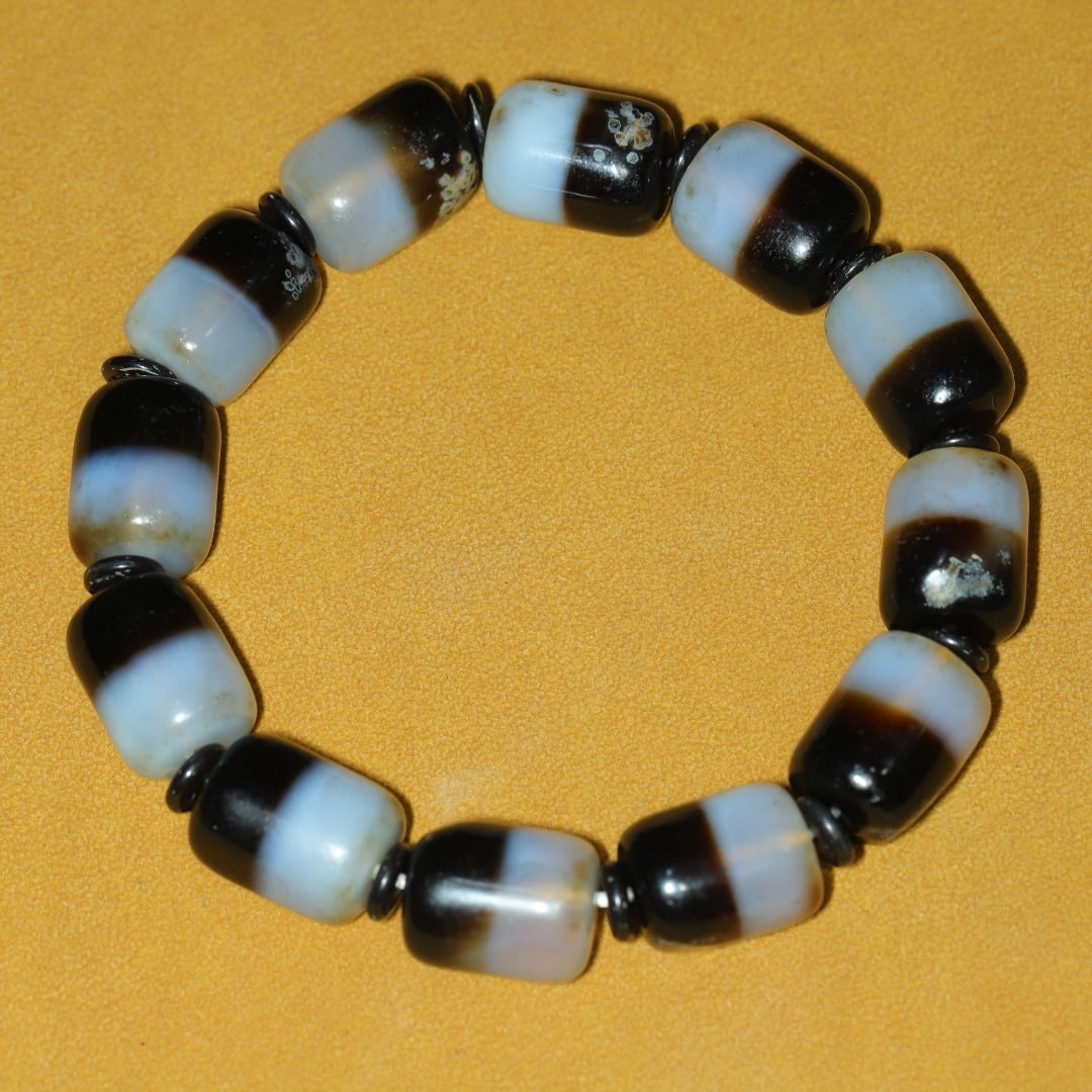 An Exquisite Dzi Bead Bracelets - 2
