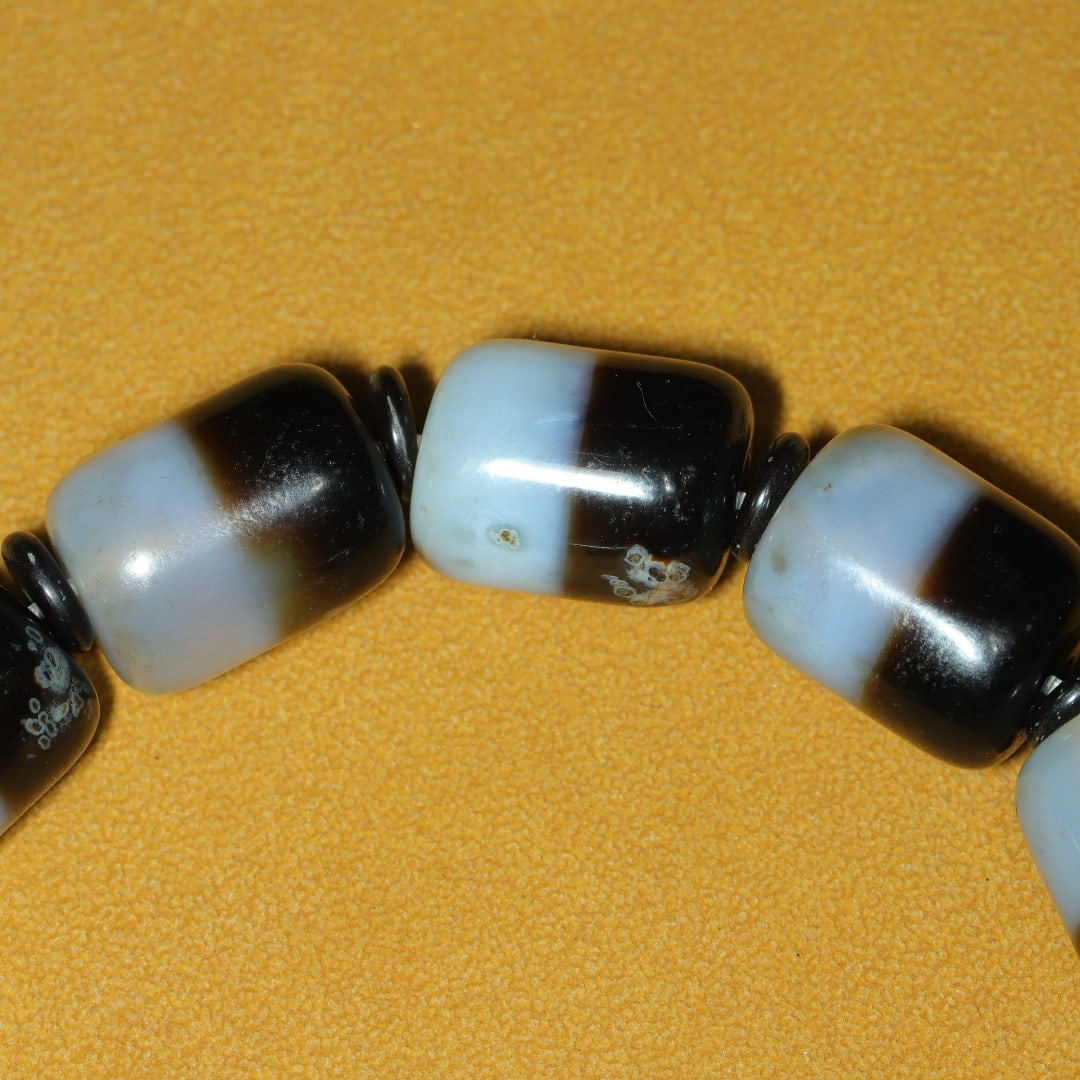 An Exquisite Dzi Bead Bracelets - 5
