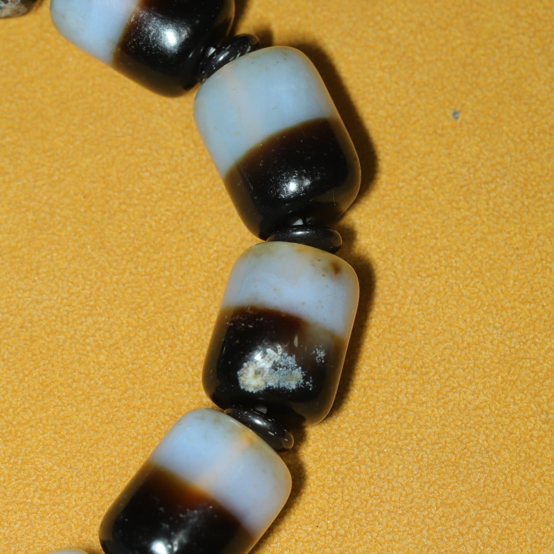 An Exquisite Dzi Bead Bracelets - 8