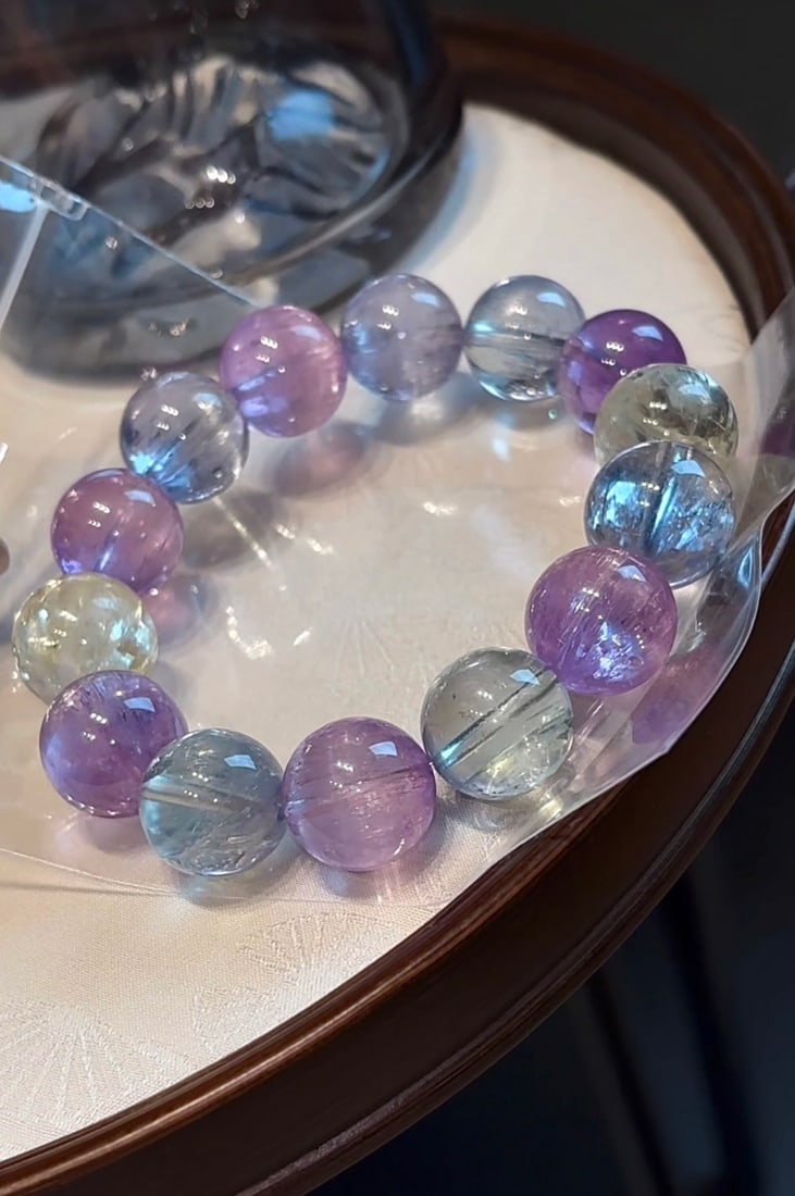 An Exquisite Crystal Bracelets - 2