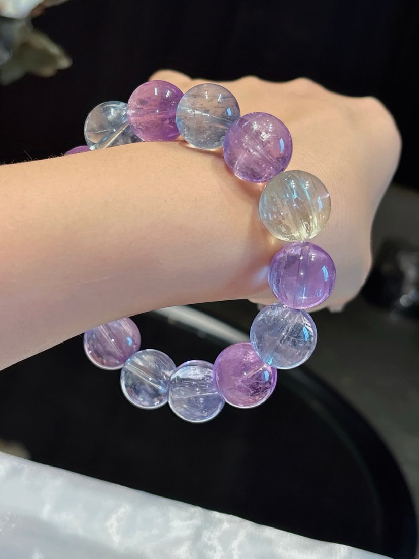 An Exquisite Crystal Bracelets - 5