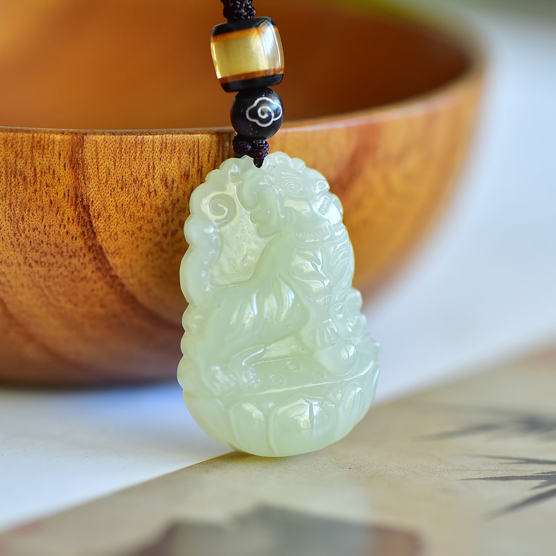 An Exquisite Greenish Jade Tiger Pattern Pendant: An Exquisite Greenish Jade Tiger Pattern Pendant,Size:35mmx23mm 