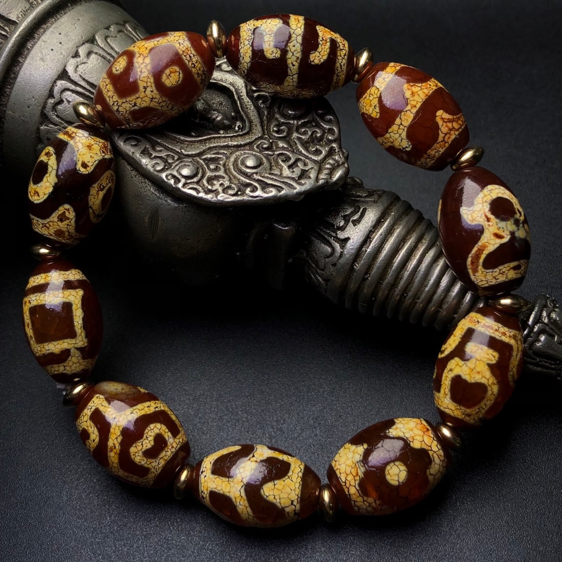 An Exquisite Dzi Bead Bracelets - 2