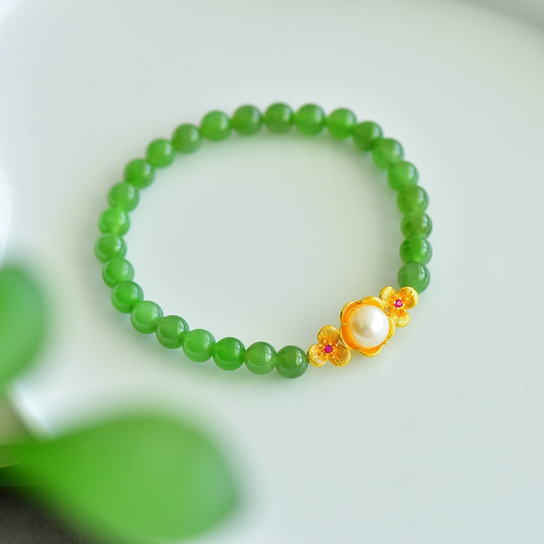 An Exquisite Jasper Bracelets (1 of 5)