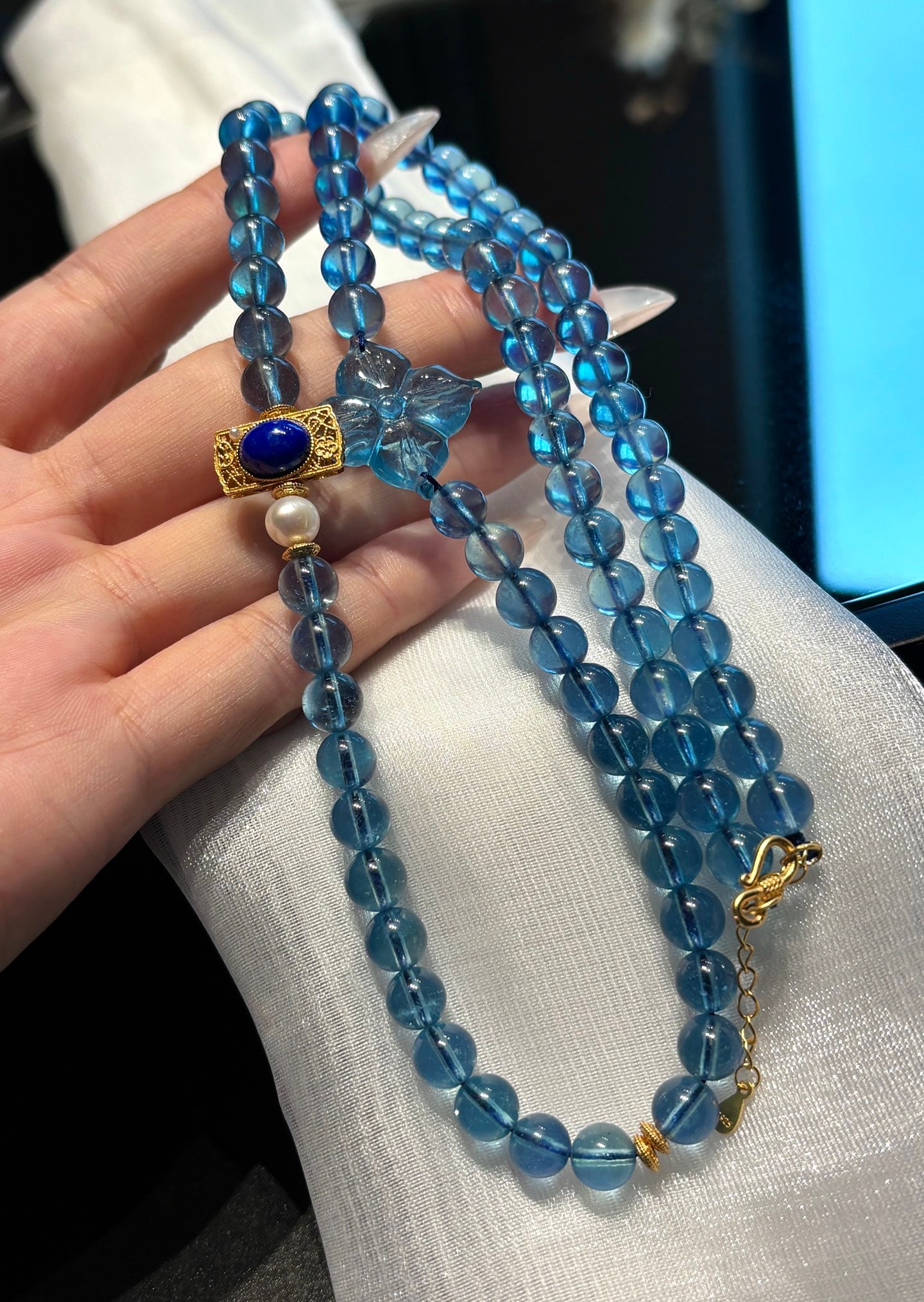 An Exquisite Aquamarine Necklace: An Exquisite Aquamarine Necklace,Size:7.5mm,Weight:46.5g 海蓝宝项链