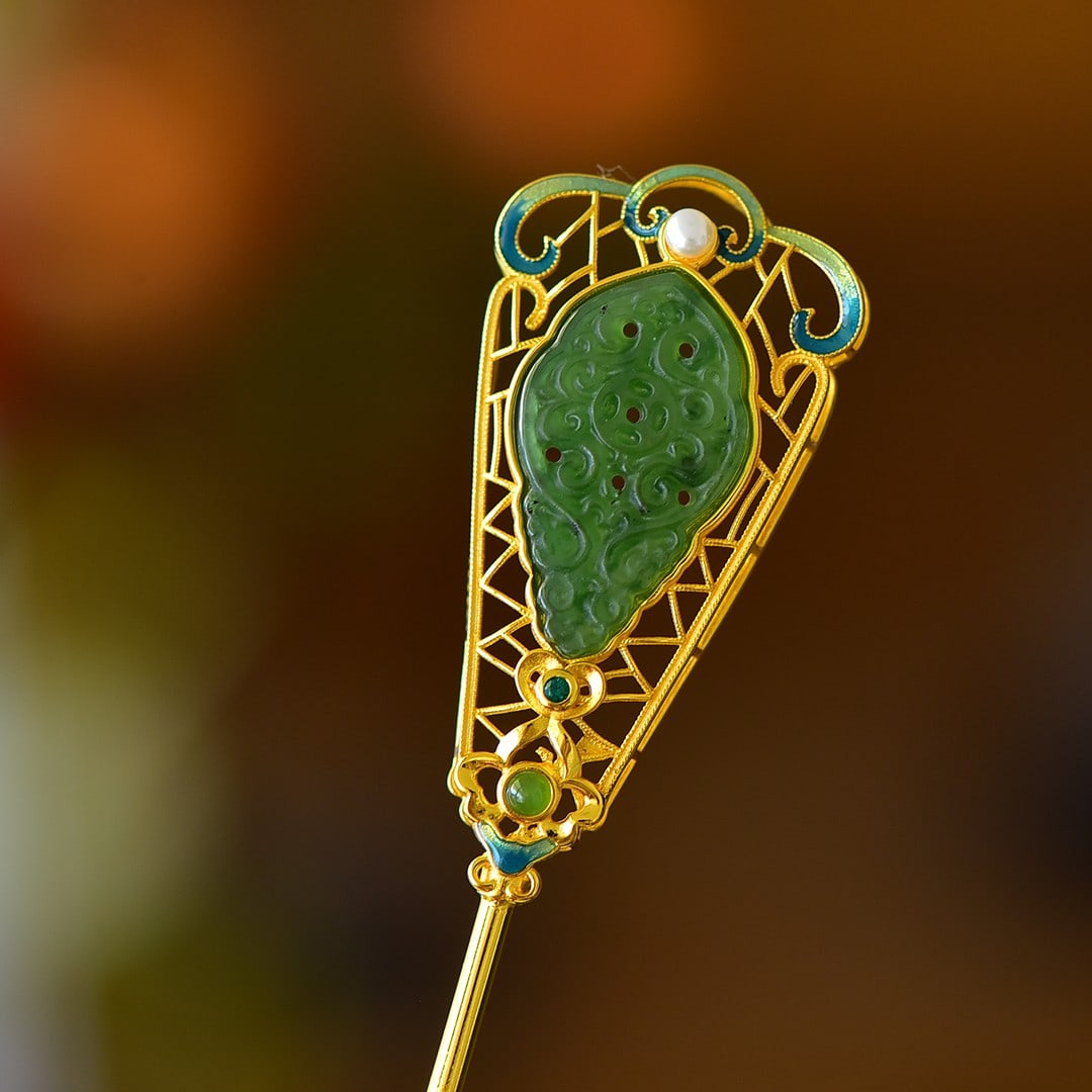 An Exquisite Sterling Silver-Gold Plated Inlaid Jasper Enamel Hairpin: An Exquisite Sterling Silver-Gold Plated Inlaid Jasper Enamel Hairpin,Size:17mmx29mm 纯银镀金镶碧玉珐琅发簪