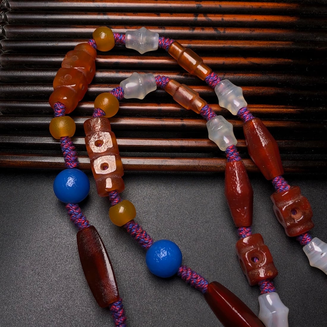 An Exquisite Agate Necklace - 7