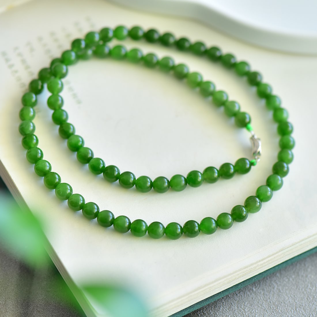 An Exquisite Jasper Necklace - 2