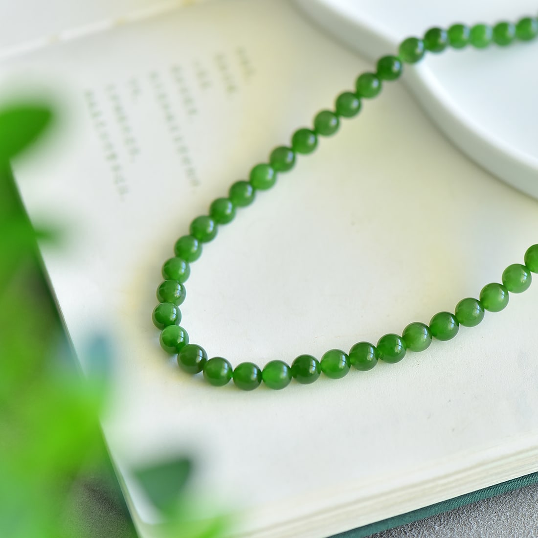 An Exquisite Jasper Necklace - 3