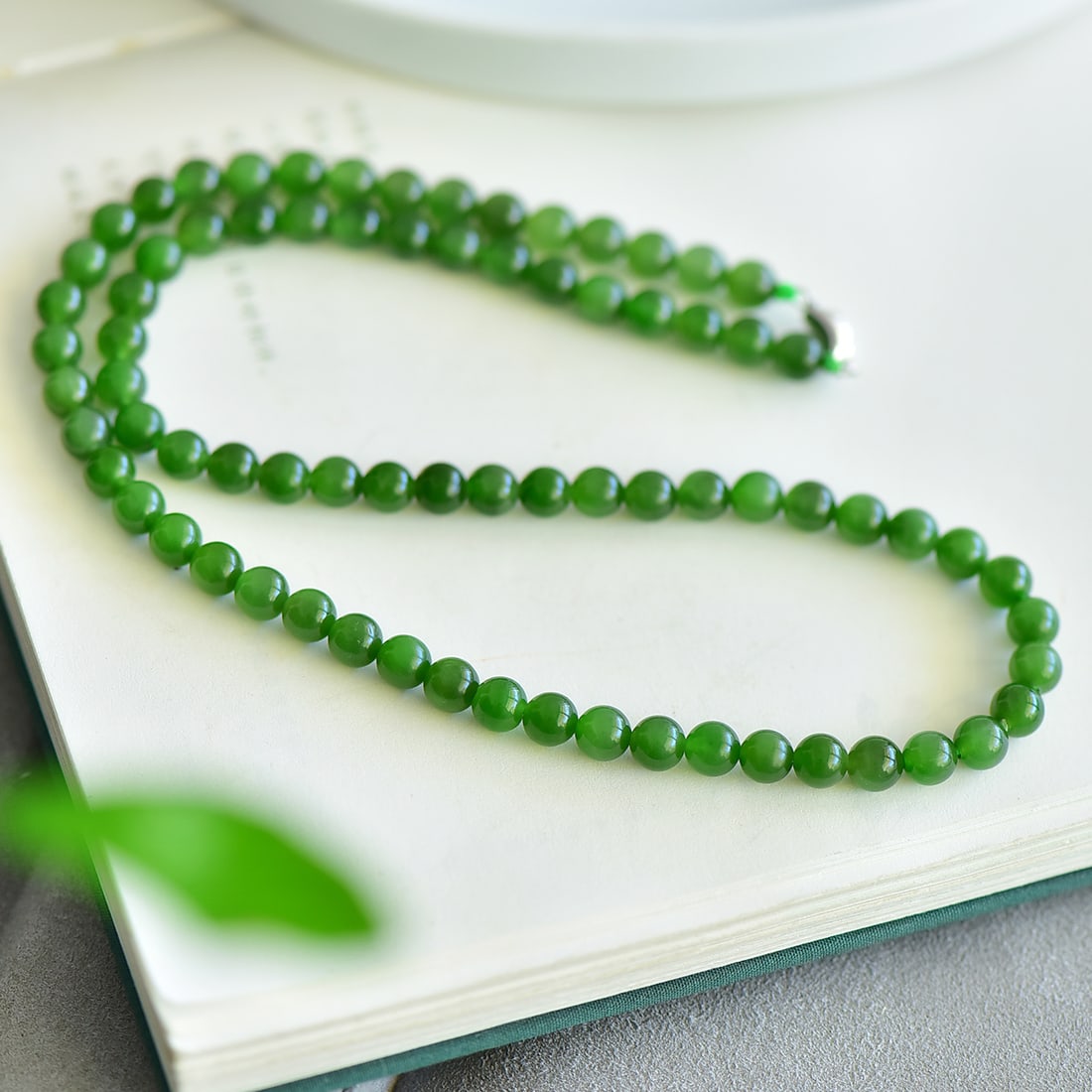 An Exquisite Jasper Necklace - 4