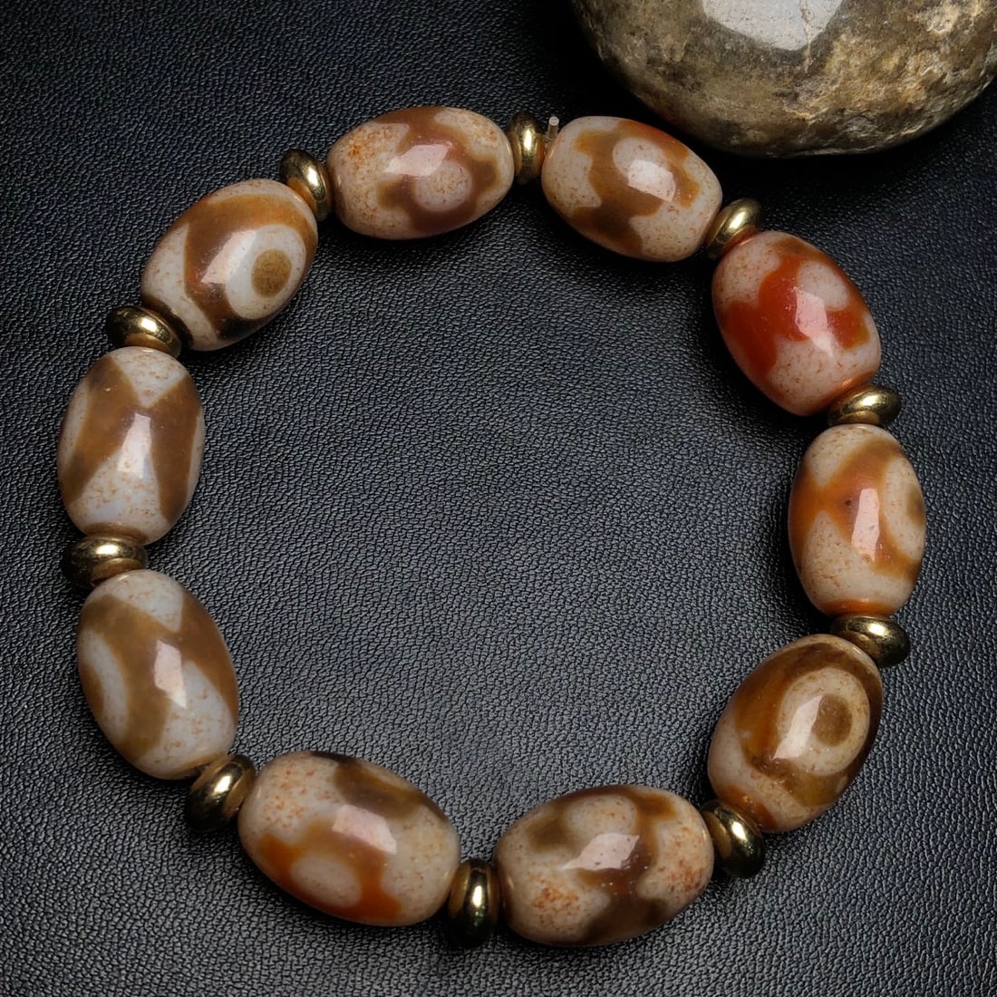 An Exquisite Dzi Bead Bracelets - 4