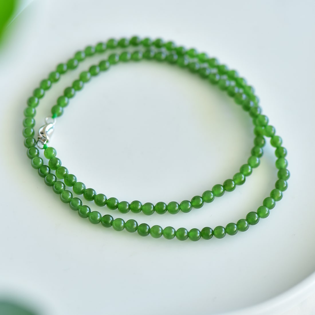 An Exquisite Jasper Necklace - 4