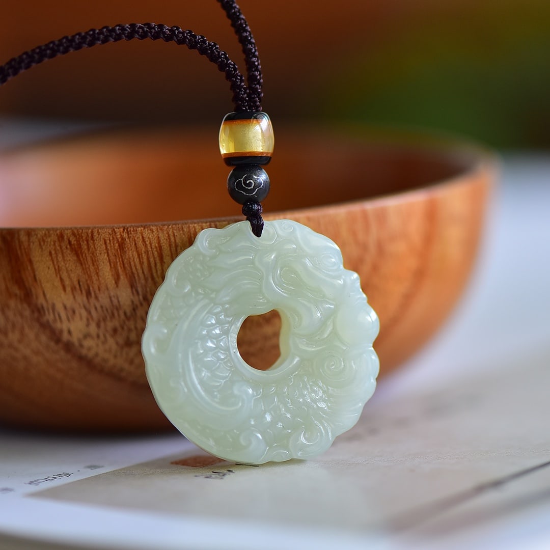 An Exquisite White Jade Dragon Pattern Pendant - 3
