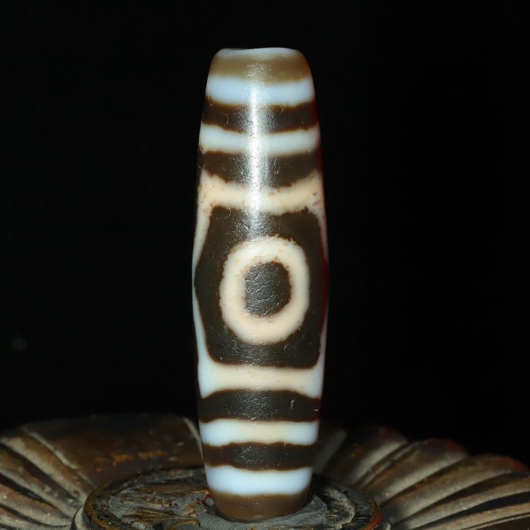 An Exquisite Three Eyes Dzi Bead Pendant (1 of 9)