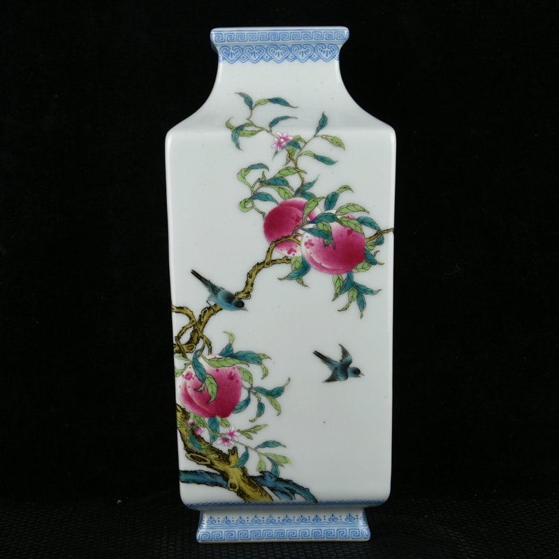 A Rare Enamel Peach and Bird Pattern Vase: A Rare Enamel Peach and Bird Pattern Vase,Qing Dynasty, China,Qianlong Six-character Mark,Size:12inx5.1in 珐琅彩桃子鸟纹瓶,中国清É
