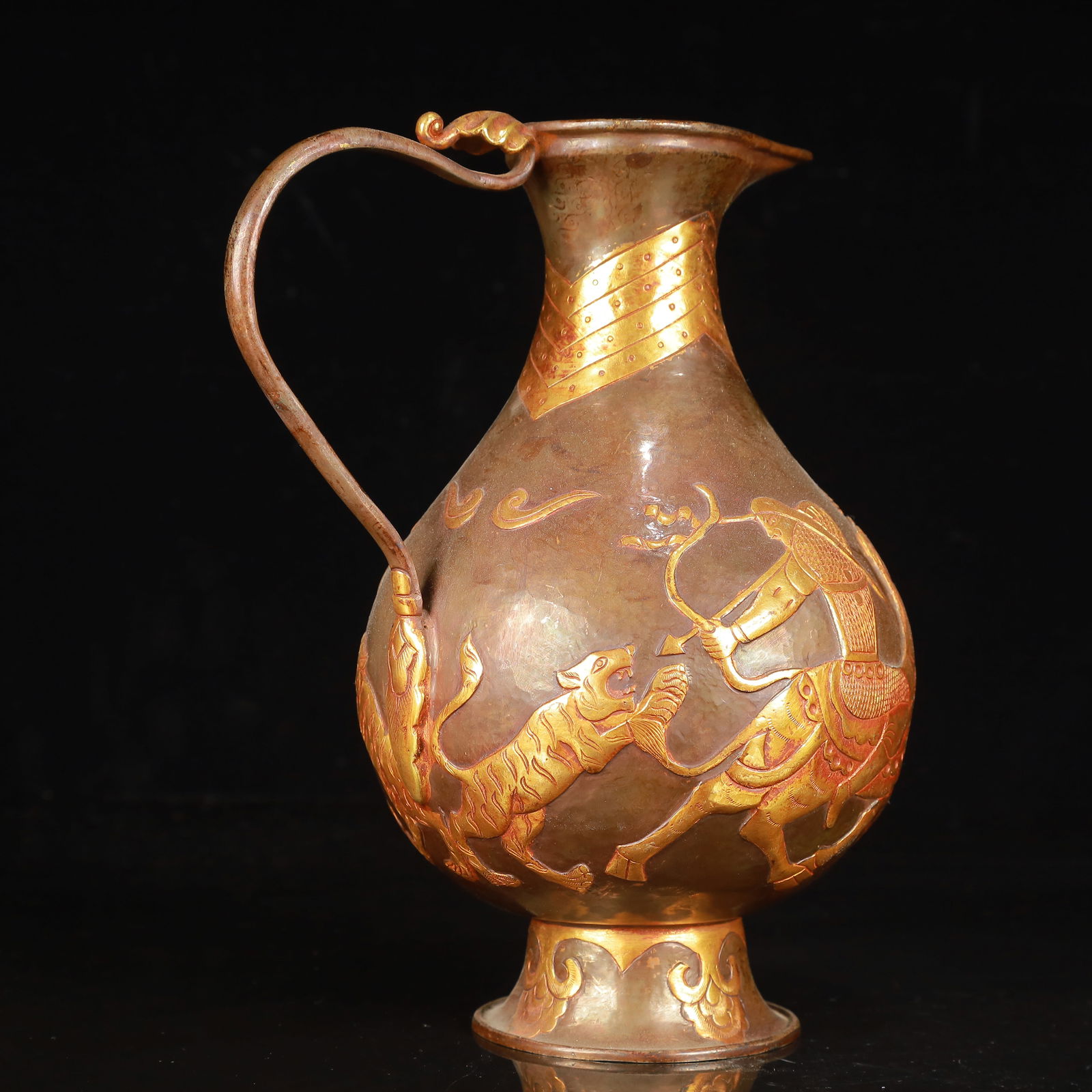 An Exquisite Gilt Silver Figure Pattern Ewer - 7