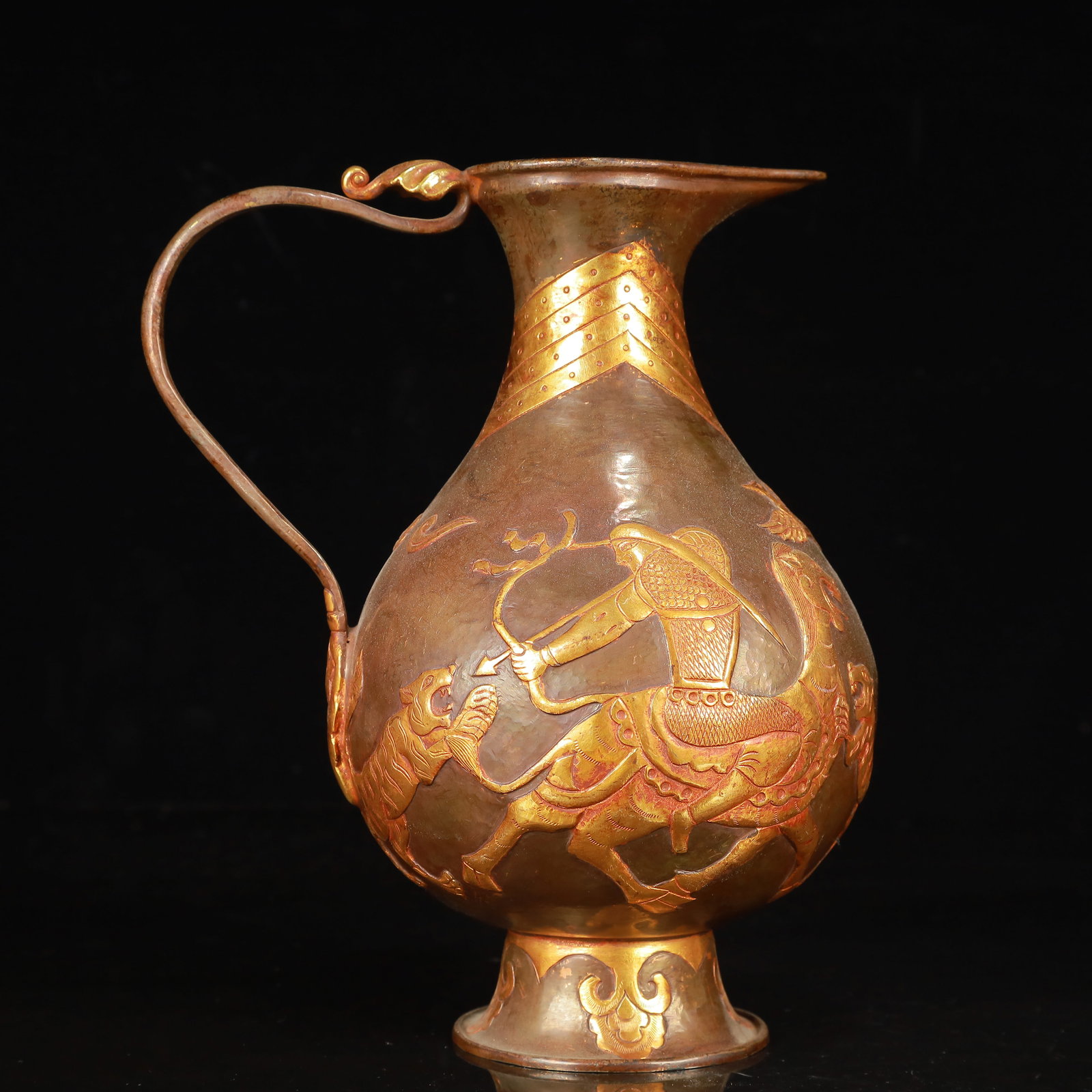 An Exquisite Gilt Silver Figure Pattern Ewer - 8