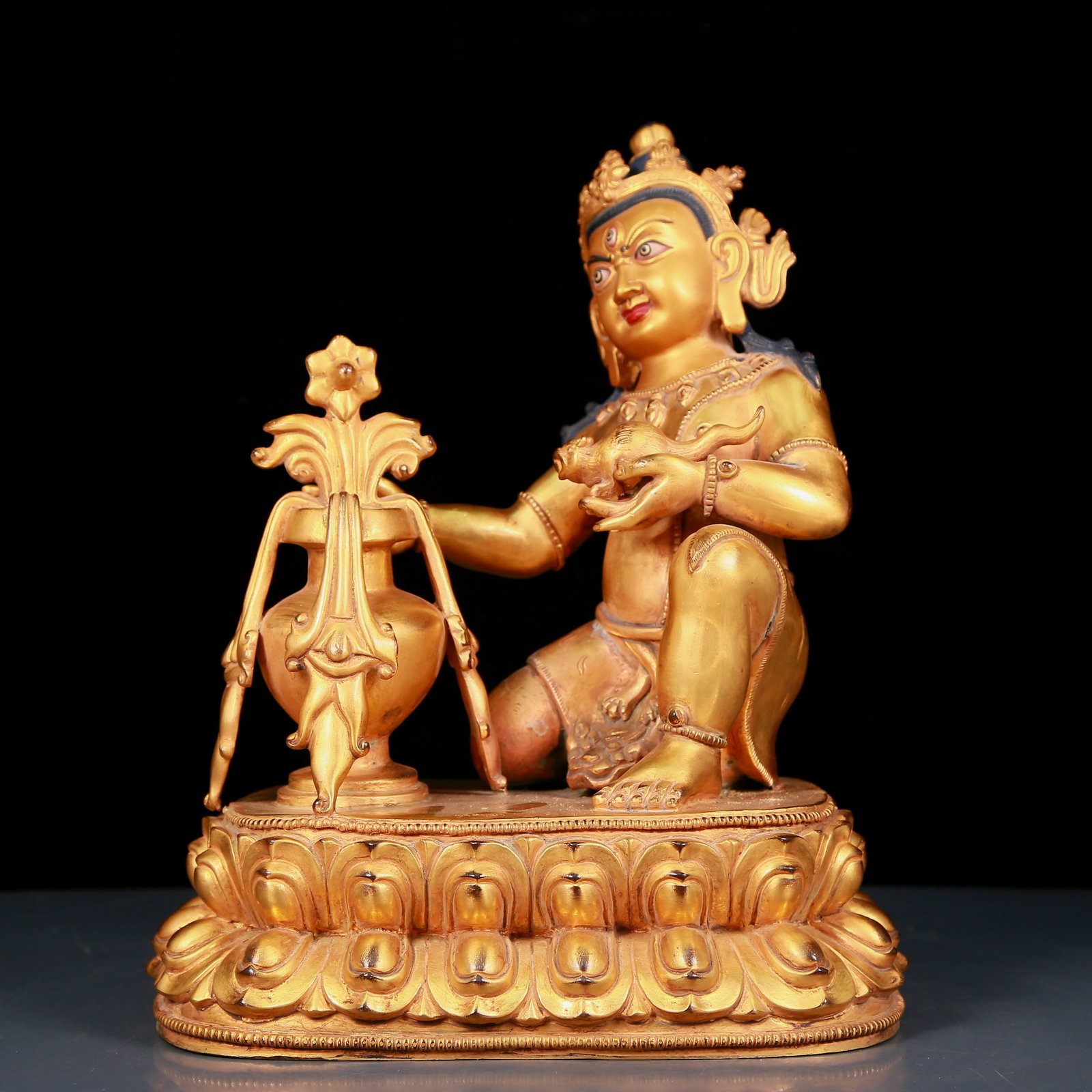 A large gilt bronze statue of Mammon with inscription (1 of 17)