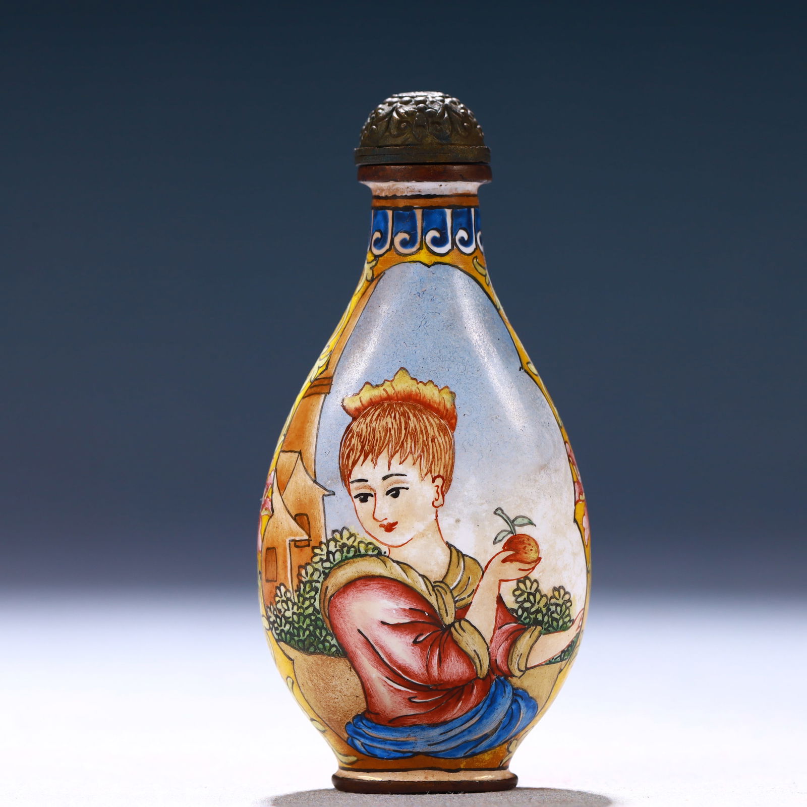 An Exquisite Painted Enamel Figure Pattern Snuff Bottle - 5