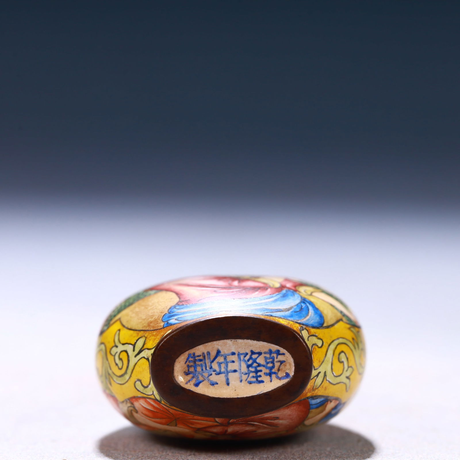 An Exquisite Painted Enamel Figure Pattern Snuff Bottle - 7