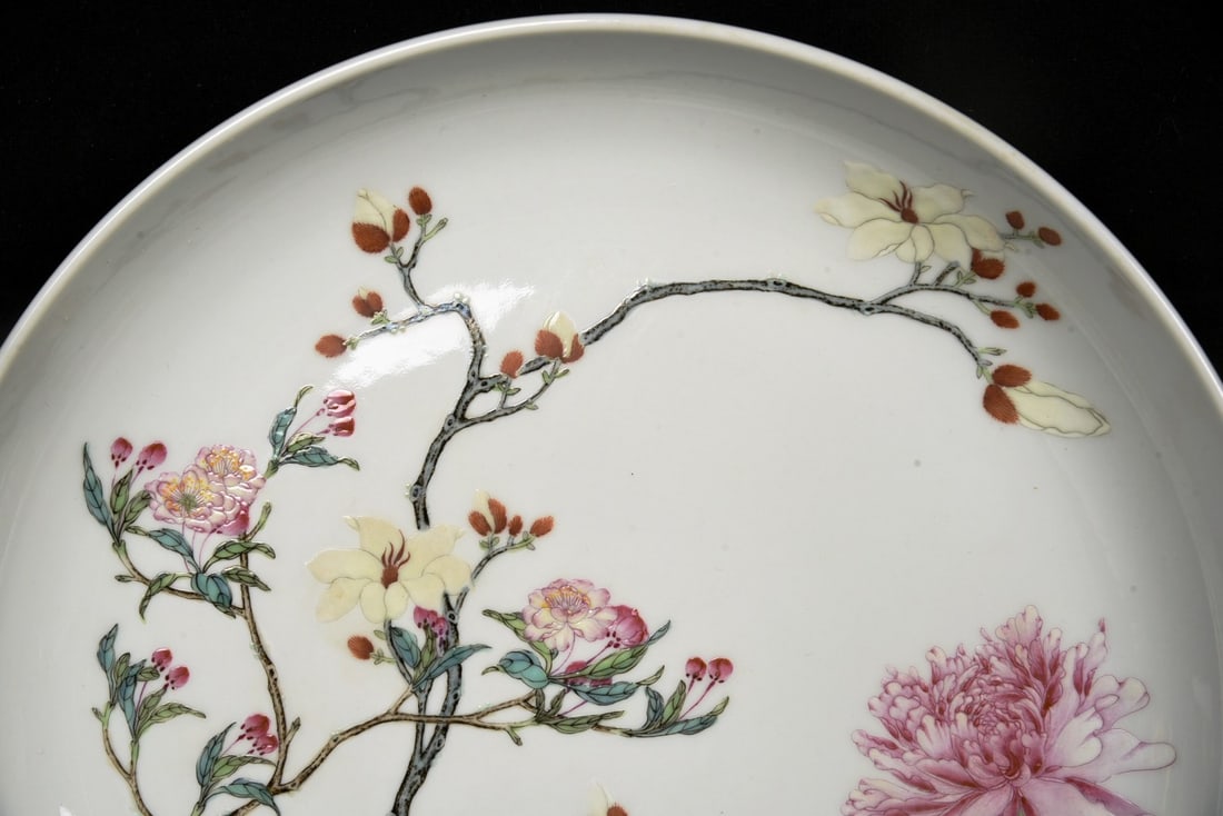 An Exquisite Enamel Flower Pattern Plate - 2
