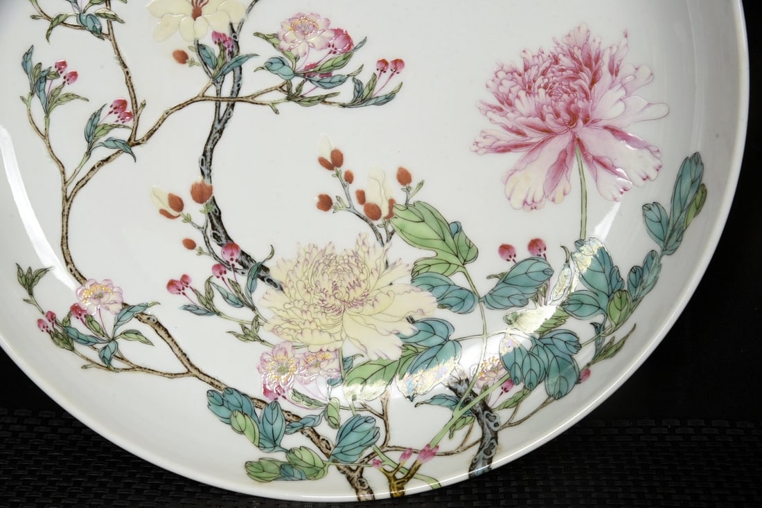 An Exquisite Enamel Flower Pattern Plate - 3