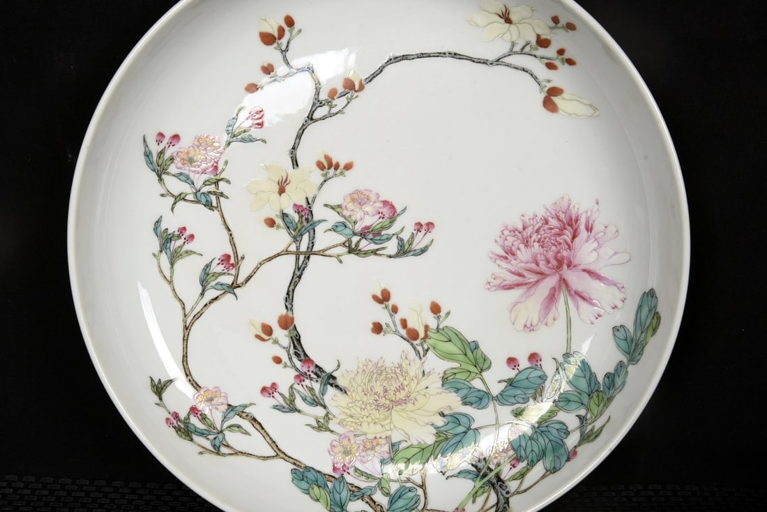 An Exquisite Enamel Flower Pattern Plate - 4