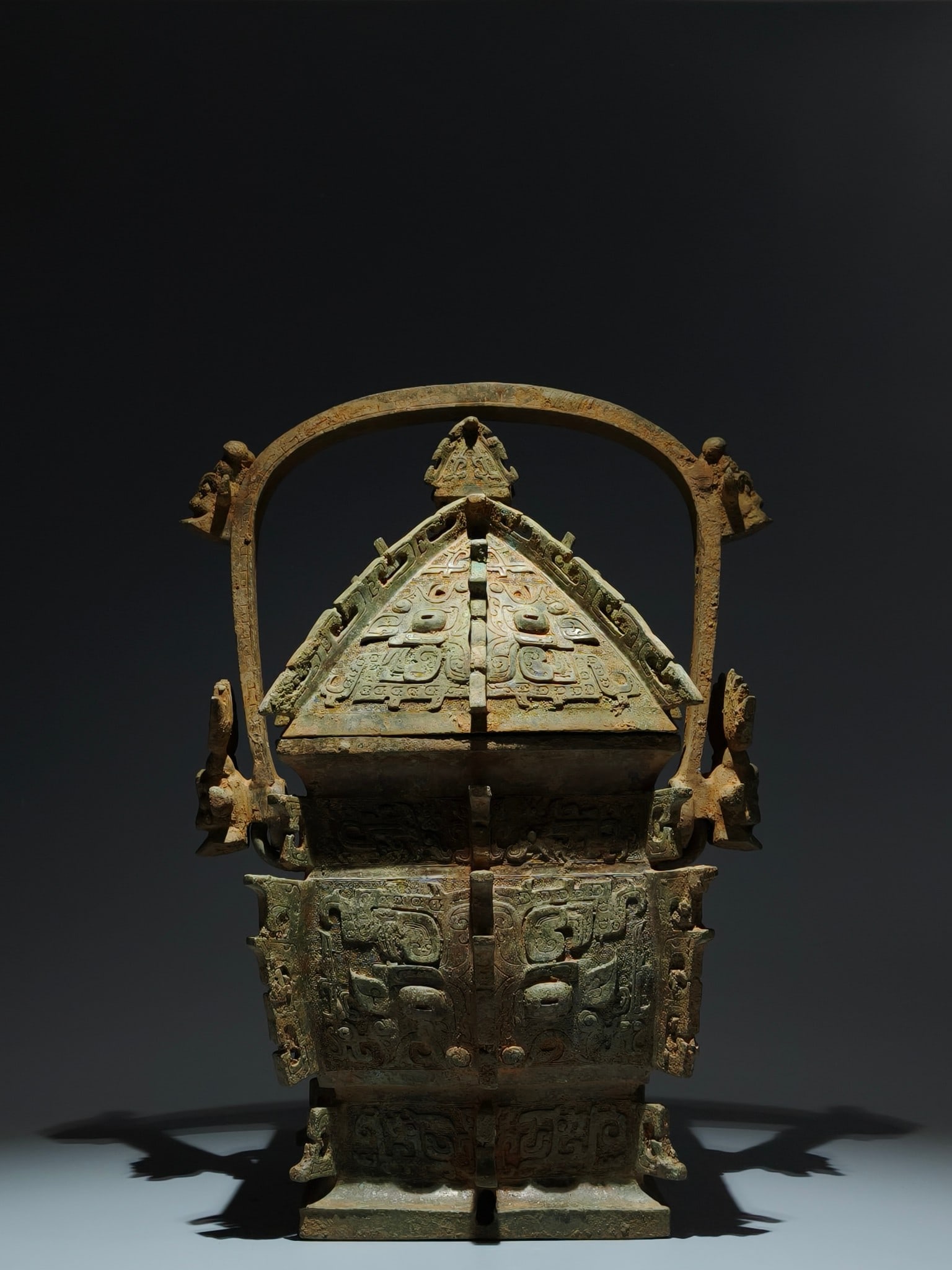 An Archaic Bronze Beast-Face Pattern Loop-Handled Pot - 6