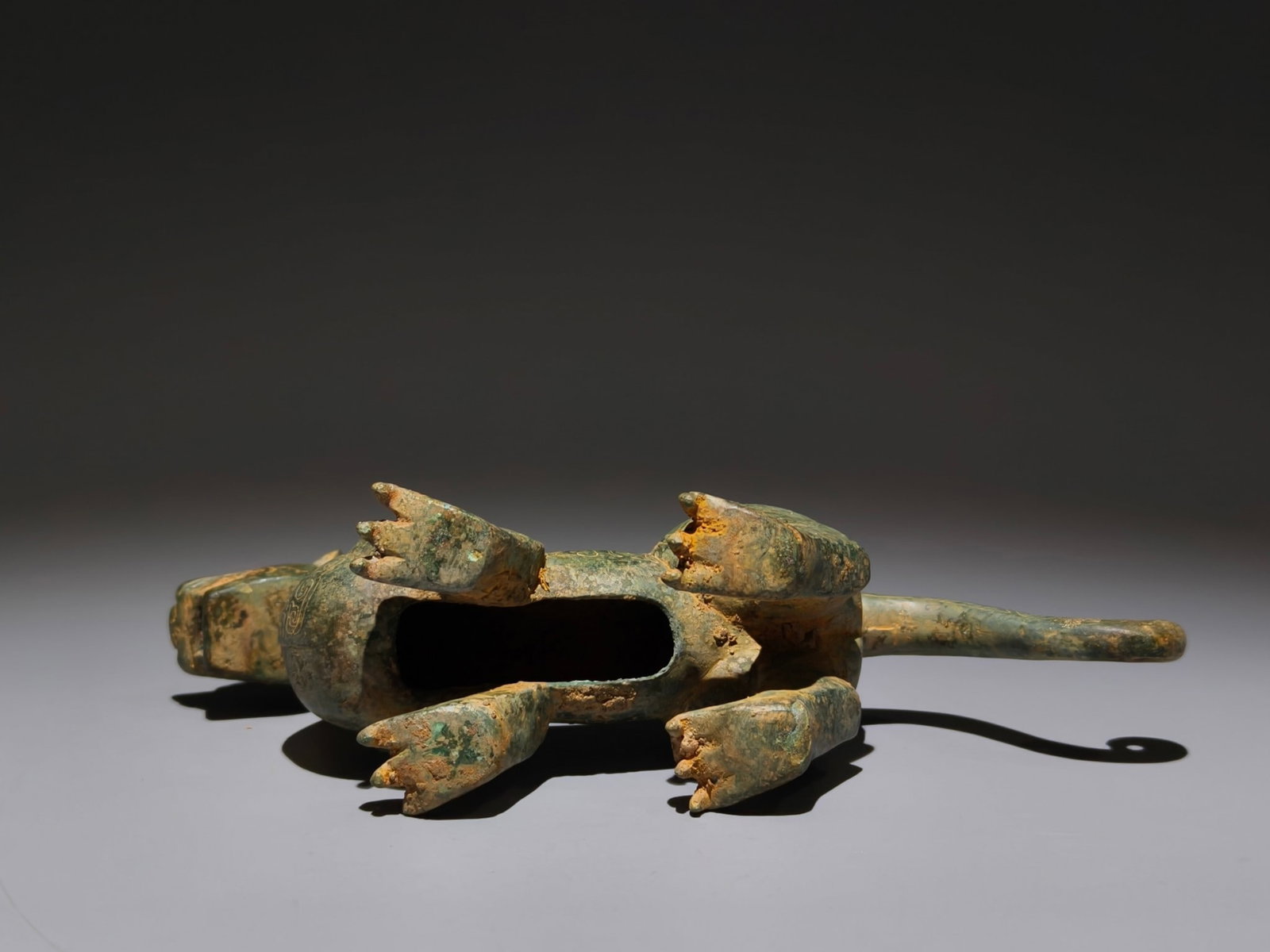 An Archaic Bronze Cloud Pattern Auspicious Beast Ornament - 9