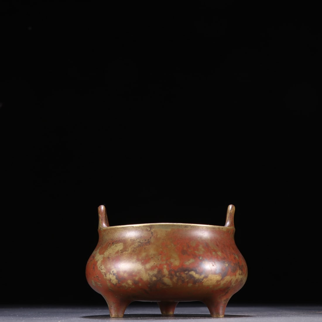An Exquisite Bronze Double-Ears and Tripod Censer: An Exquisite Bronze Double-Ears and Tripod Censer,Ming Dynasty, China,Xuande Six-character Mark,Size:3.2inx4in,Weight:523.7g 