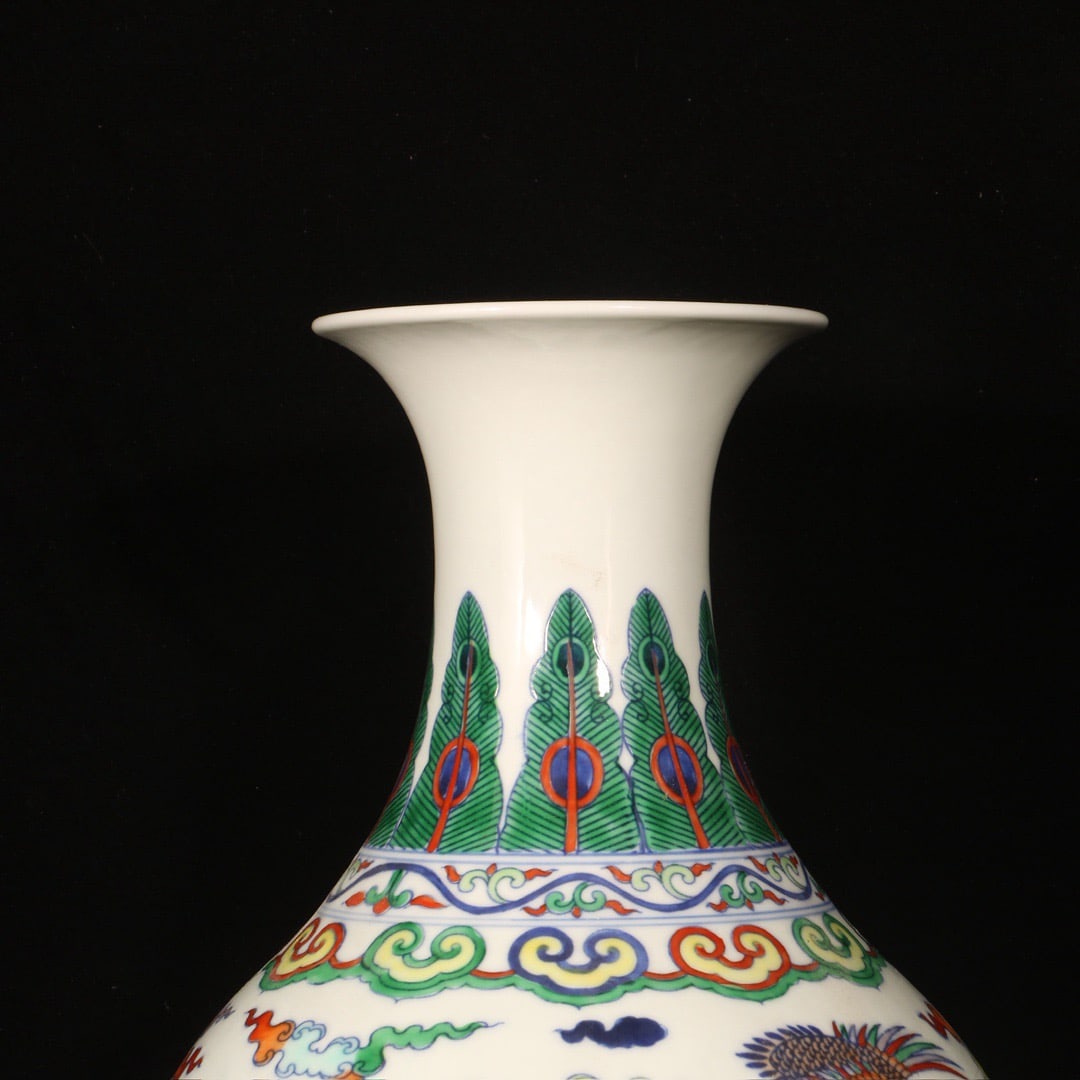 A Rare Doucai Auspicious Cloud and Crane Pattern Vase - 2