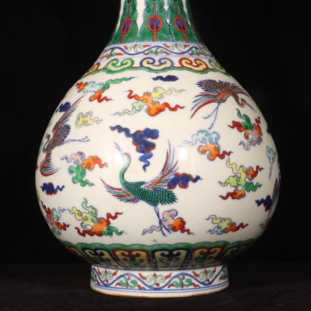 A Rare Doucai Auspicious Cloud and Crane Pattern Vase - 3