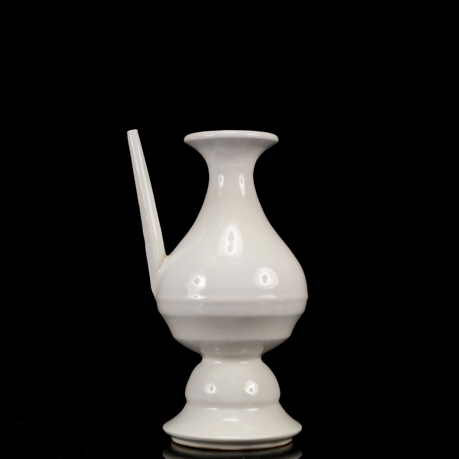 An Exquisite White Glazed Pot - 2