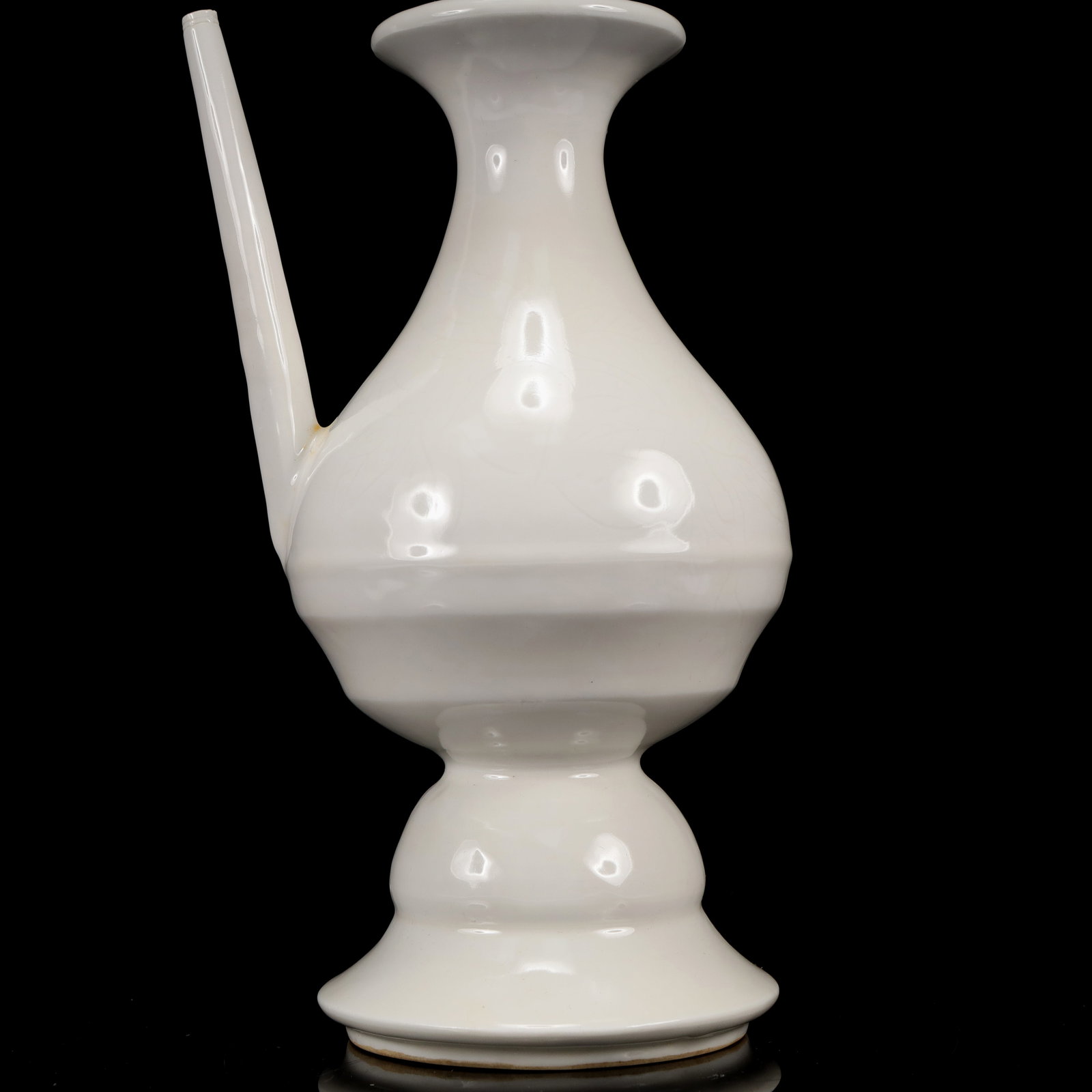 An Exquisite White Glazed Pot - 4