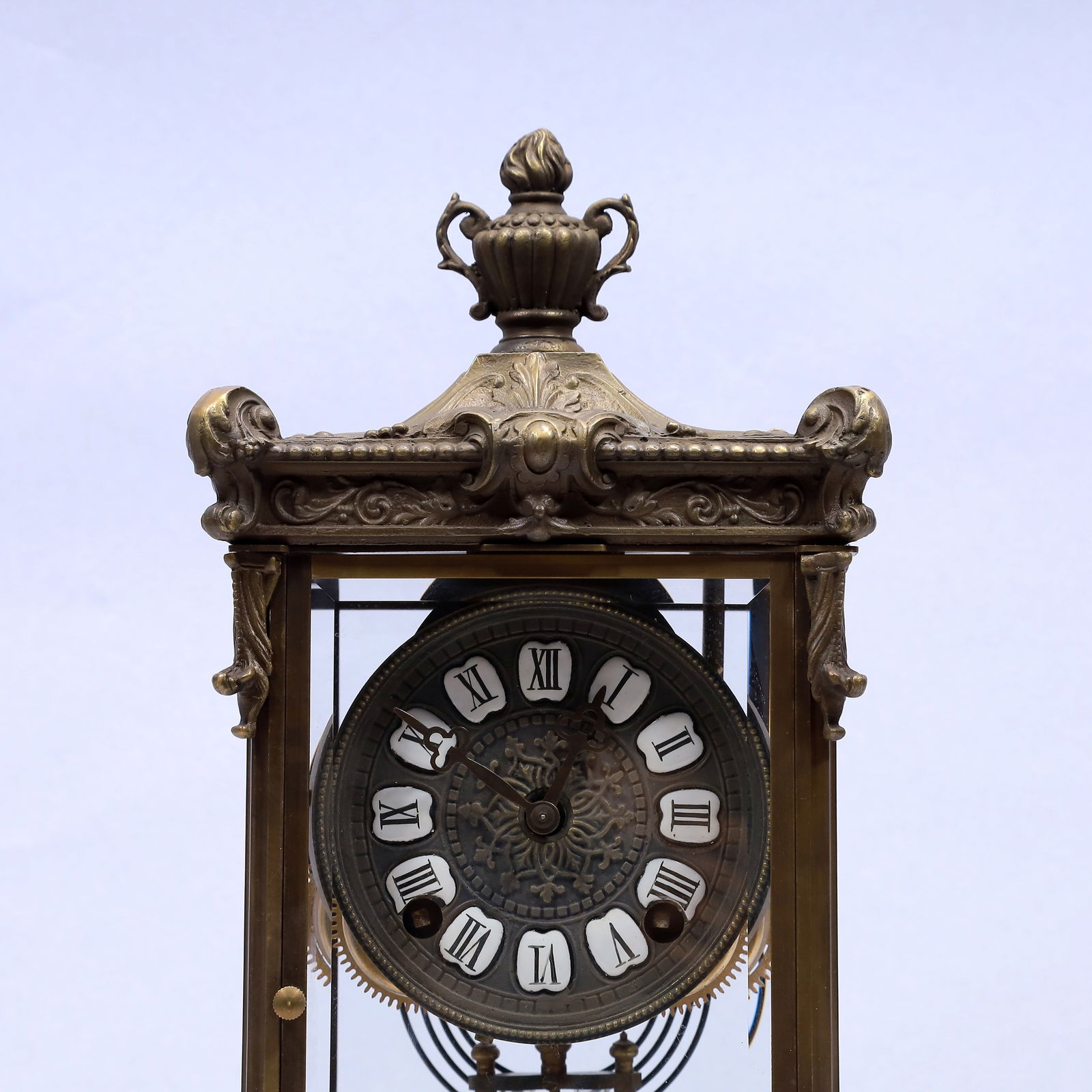 An Exquisite Copper Beast Pattern Table Clock Ornament - 2