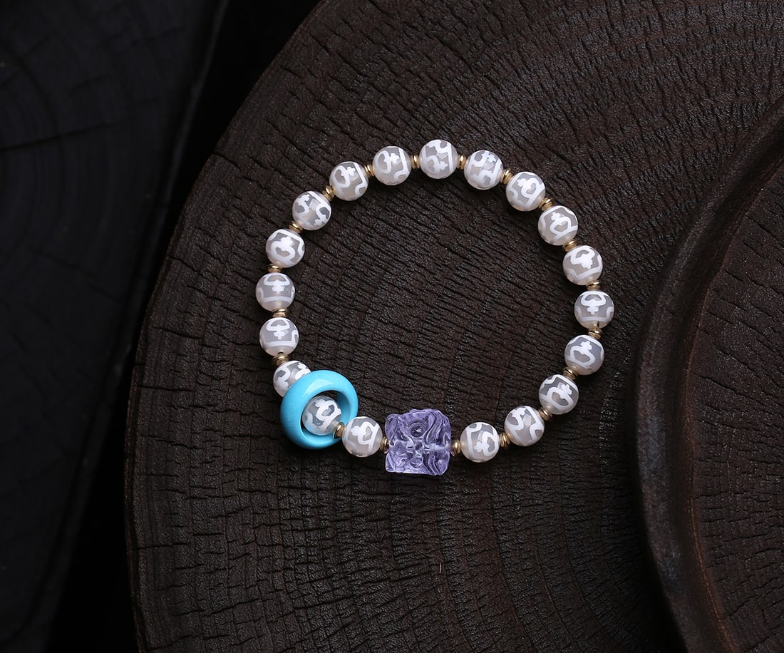 An Exquisite Dzi Bead Bracelets - 4