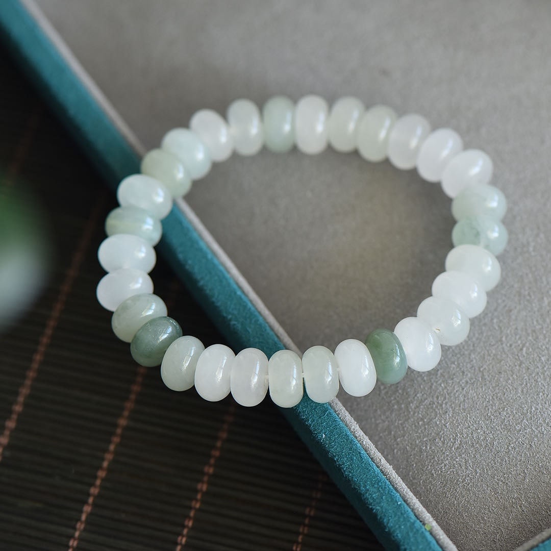 An Exquisite White Jade Bracelets - 4