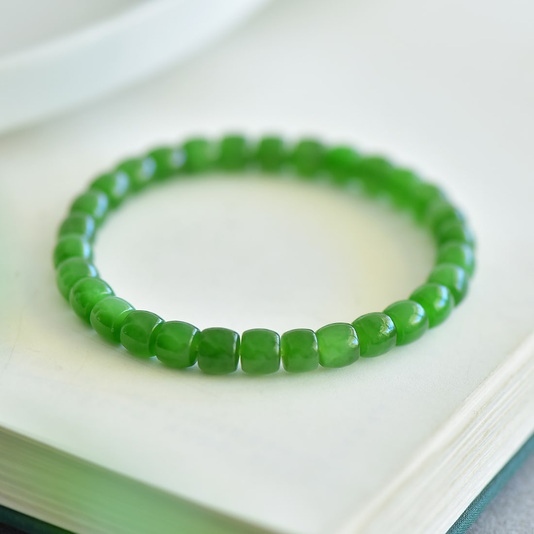 An Exquisite Jasper Bracelets - 2