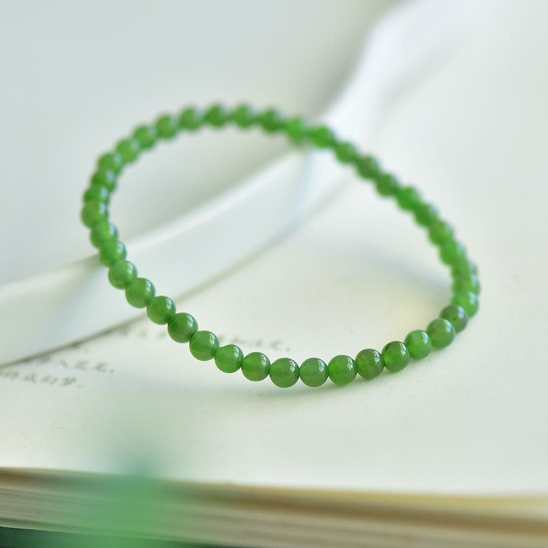 An Exquisite Jasper Bracelets - 2