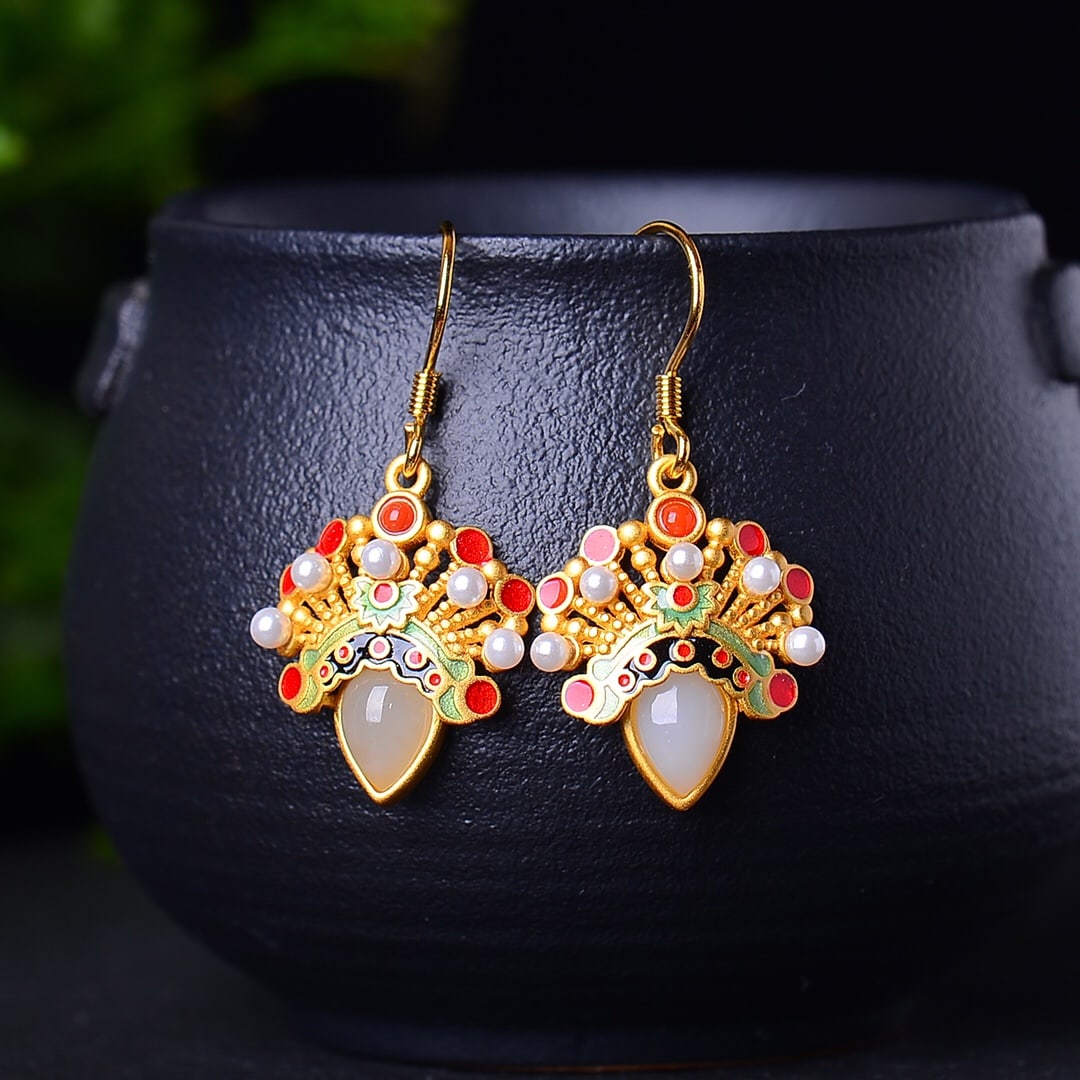 A Pair of Exquisite Sterling Silver-Gold Plated Inlaid White Jade Enamel Earrings: A Pair of Exquisite Sterling Silver-Gold Plated Inlaid White Jade Enamel Earrings,Size:5mmx7mm 