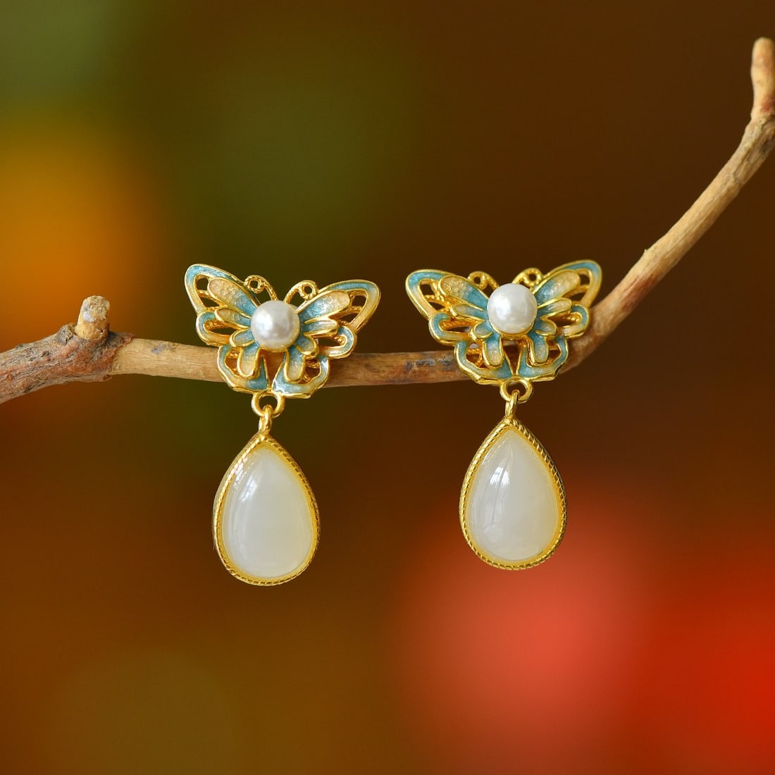 A Pair of Exquisite Sterling Silver-Gold Plated Inlaid White Jade Earrings,Inlaid Pearls: A Pair of Exquisite Sterling Silver-Gold Plated Inlaid White Jade Earrings,Inlaid Pearls,Size:6mmx9mm 