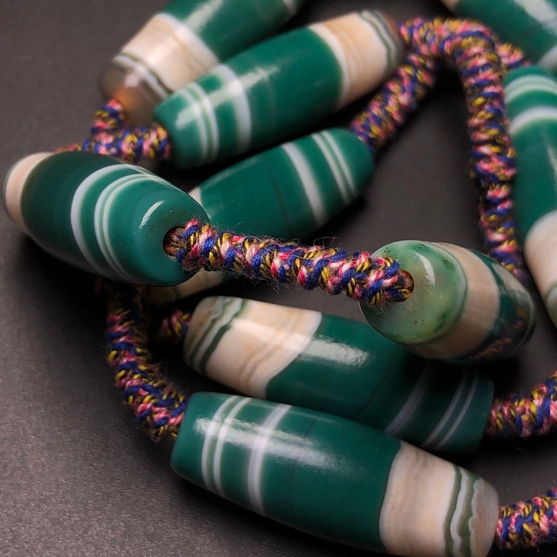 An Exquisite Agate Necklace - 8